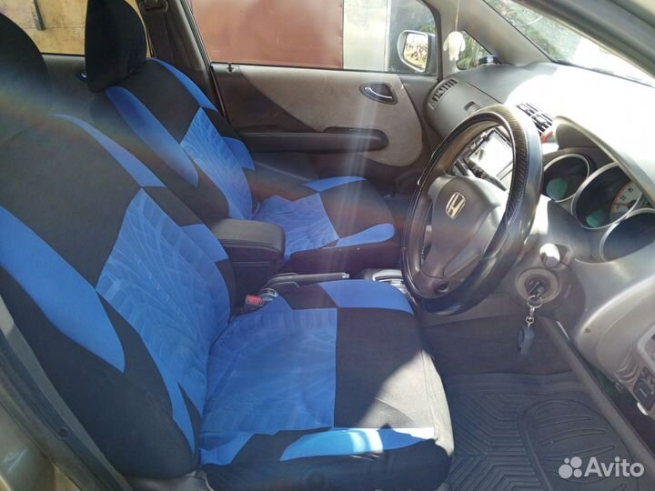 Honda Fit 1.3 CVT, 2006, 256 400 км