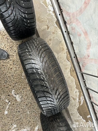 Резина липучка зимняя 215/50R17 Kumho