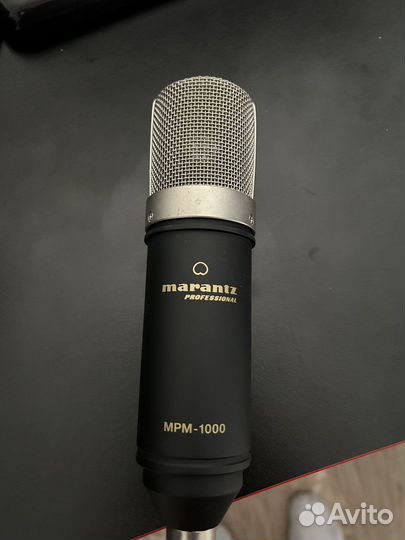 Студийный микрофон