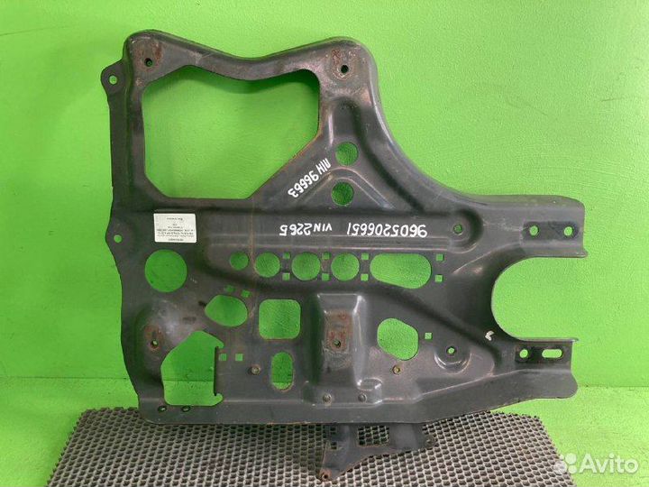 Кронштейн крепления крыла mercedes-benz actros MP