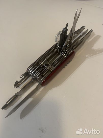 Нож Victorinox SwissChamp XLT (1.6795.XLT)