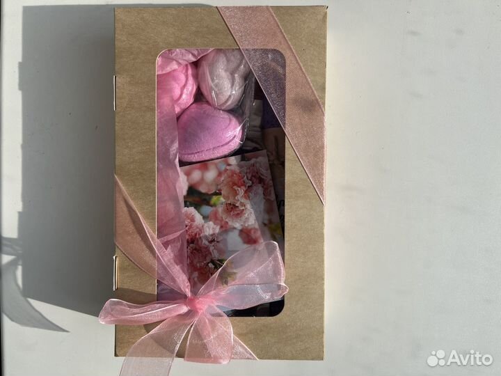 Подарок на 8 марта девушкам, женщинам