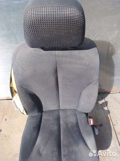 Сиденье переднее правое Nissan Tiida C11