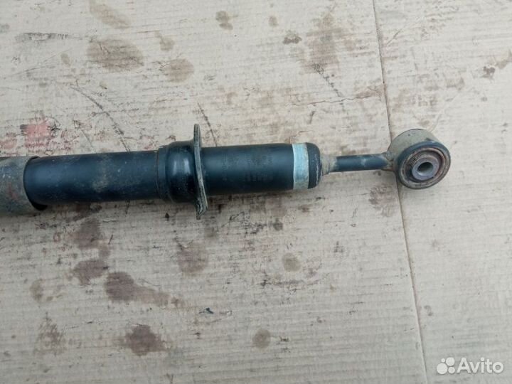 Амортизатор передний Toyota Land Cruiser Prado