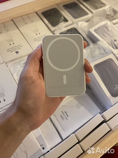 Повербанк Apple MagSafe Battery Pack