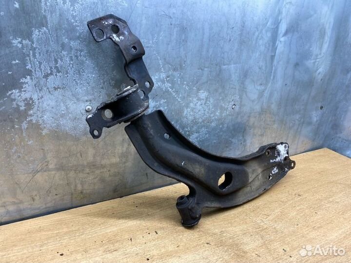 Рычаг подвески передний правый Fiat Albea 350A1000