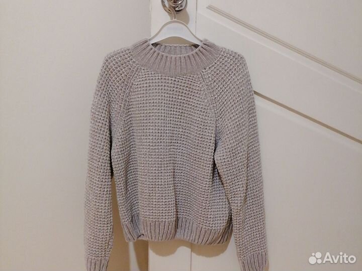 Свитер шерстяной женский