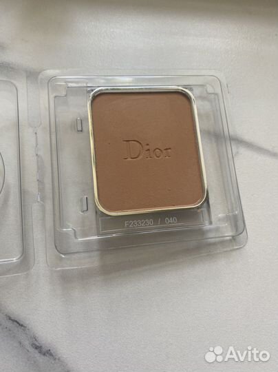 Пудра Dior 040