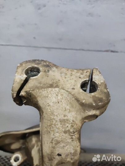 Кулак поворотный передний правый Audi A6 C7 cdnb