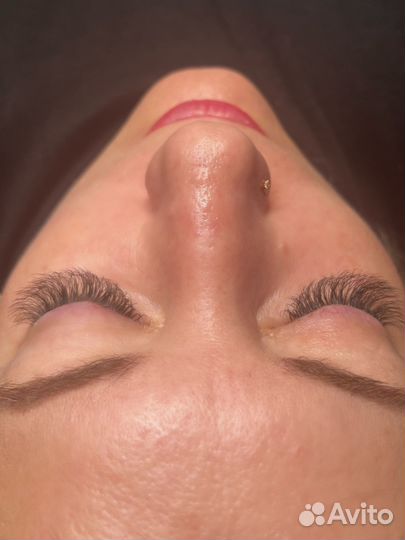 Мастер по наращиванию ресниц