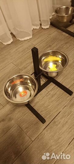 Стойка, кормушка, миски для животных