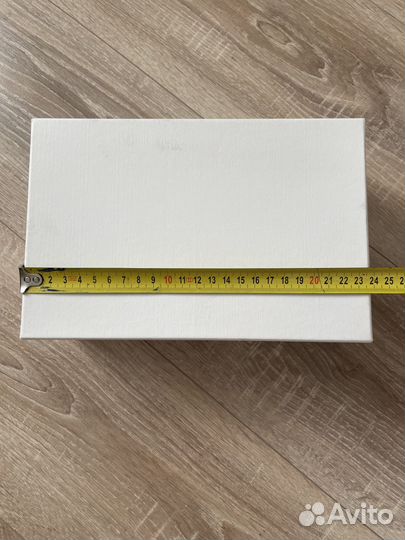 Подарочная коробка