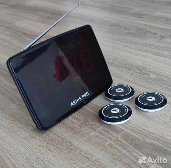 Кнопка вызова официанта в ресторан, кафе с табло