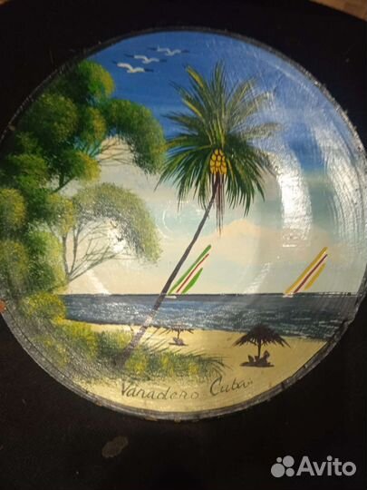 Настенная тарелка