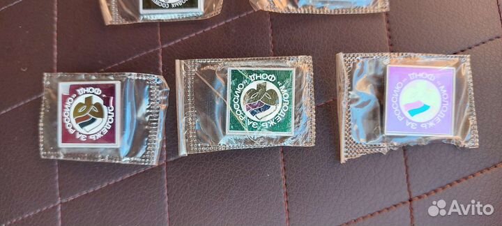 Значки ситалл в запайке