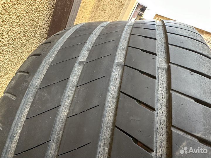 Bridgestone Alenza 001 275/45 R20 и 305/40 R20 110Y