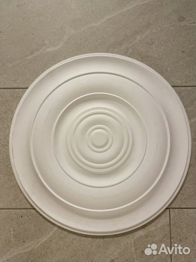 Розетка лепнина