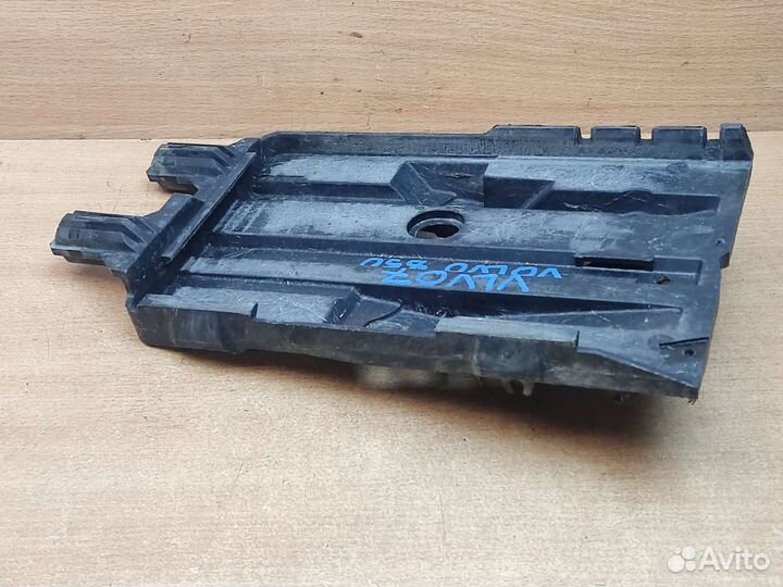 Площадка акб, Volvo 850