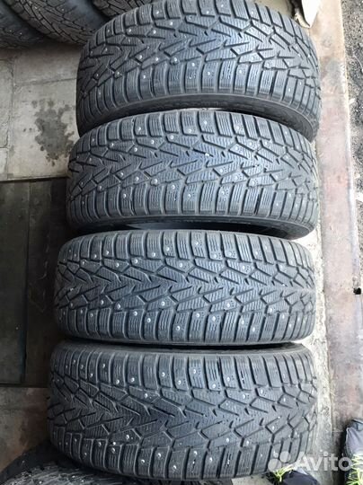 Nokian Tyres Hakkapeliitta 7 215/60 R16