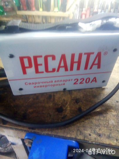 Продам Сварочный аппарат Ресанта саи-220, инвертор