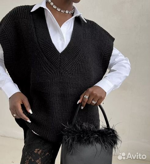 Жилетка женская вязаная