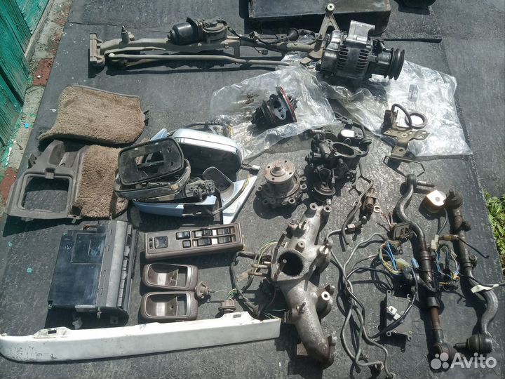 Продам запчасти на toyota crown 131 кузов