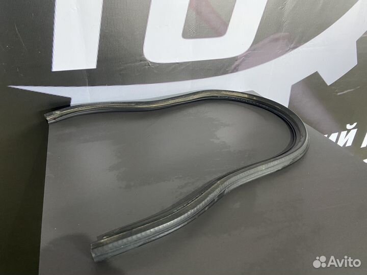 Уплотнительная резинка volkswagen polo 5 1.6