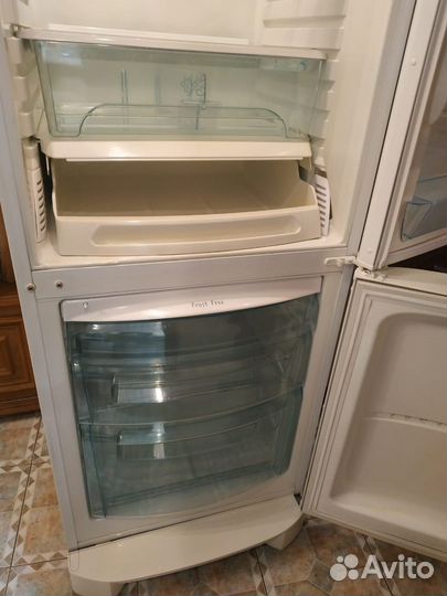 Холодильник бу electrolux