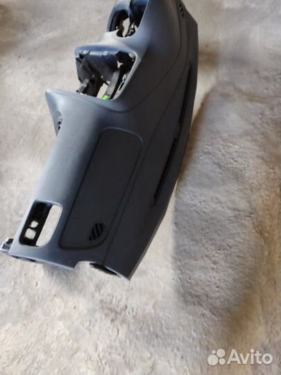 Торпедо Volkswagen Polo седан cfna 2012