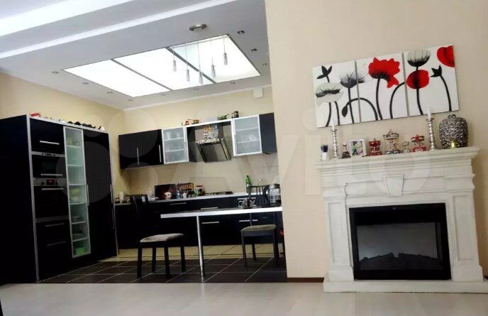 Коттедж 183 м² на участке 6,5 сот.