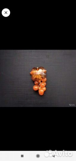 Брошь из янтаря
