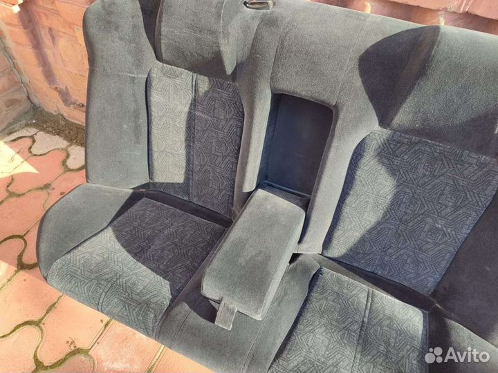 Задний диван Toyota Chaser Tourer V