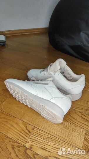 Кроссовки женские Reebok classic leather розовые