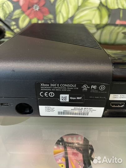 Xbox 360 e в отличном состоянии