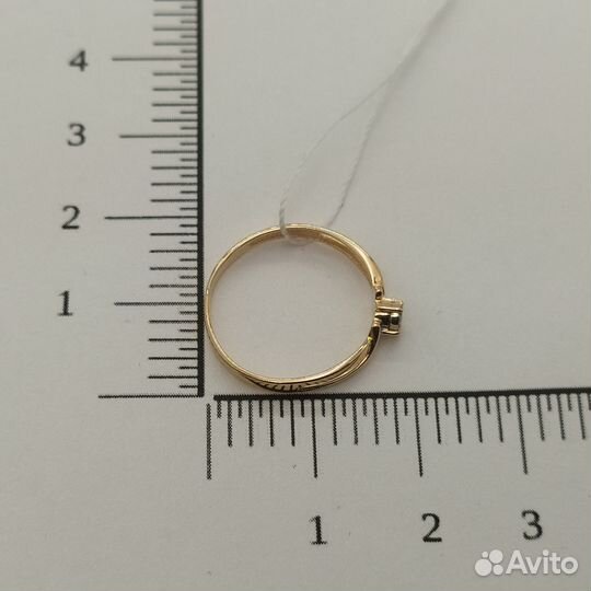 Кольцо с синтетическим камнем Золото