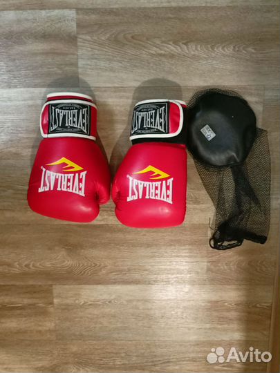 Боксерские перчатки 12 oz