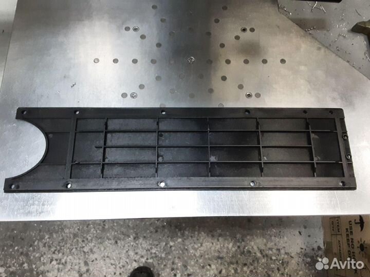 Крышка батарейного отсека самоката yamato