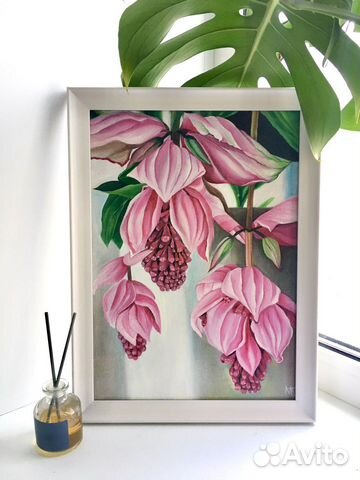 Картина с тропическим цветком