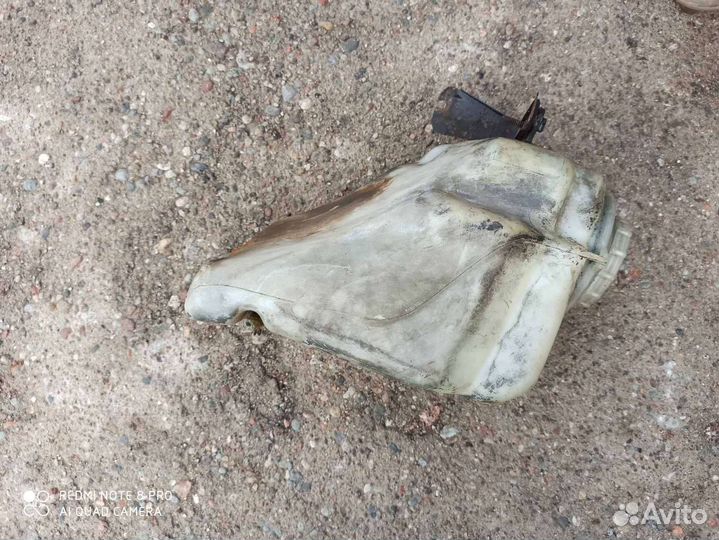 Бачок омывателя стекла с подогревом w124 mercedes