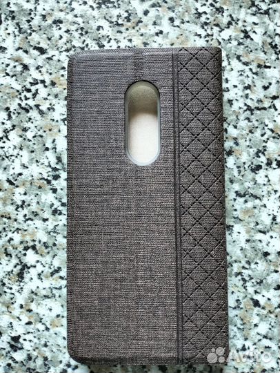 Чехлы на телефон