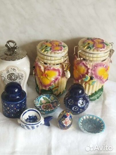 Банки для сыпучих продуктов и солонки