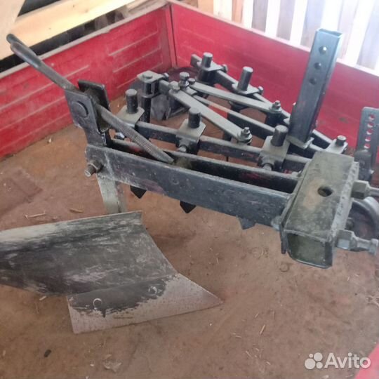 Плуг и культиватор для мотоблока