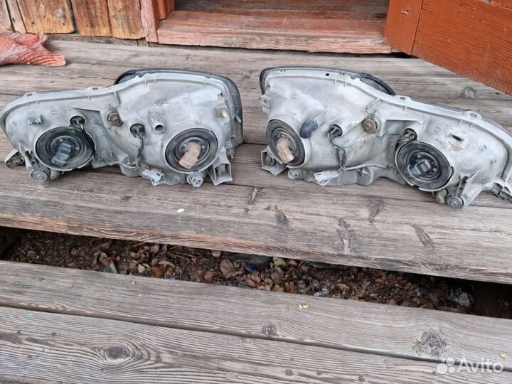 Фары Toyota Progres