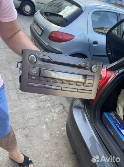 Магнитола на auris 2007