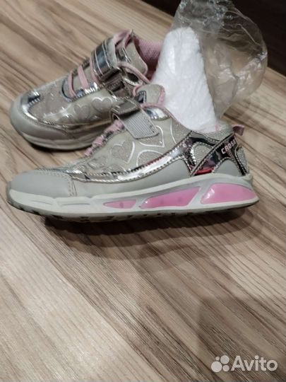 Кроссовки для девочки