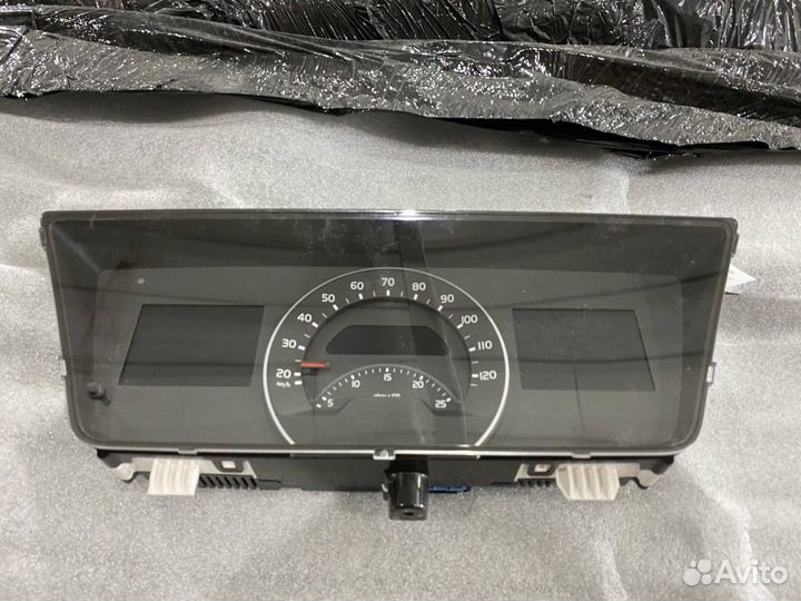 Панель приборов (щиток) Volvo FH4 22222031-R07