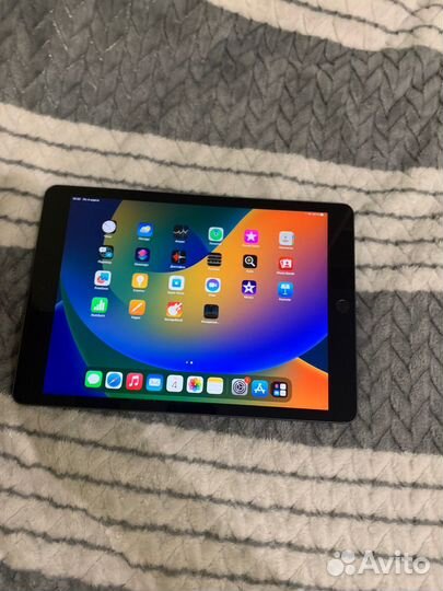 iPad 10.2