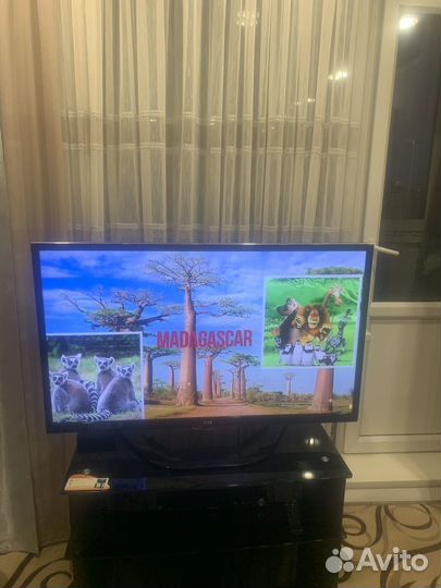 Телевизор smart tv бу LG 42LA644V