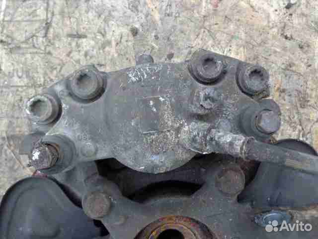 Суппорт передний левый Mercedes C-klasse W204 2044