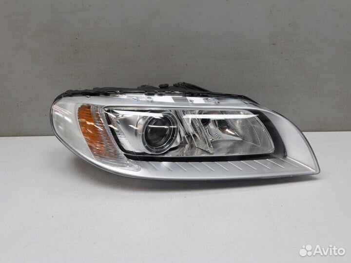 Фара правая Volvo XC70